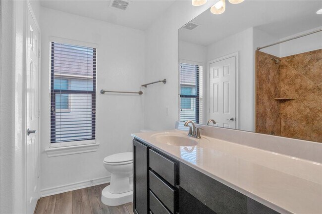 Building Photo - 10217 English Oak Dr