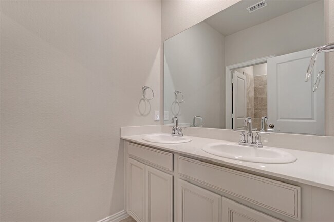 Building Photo - 7616 Redondo Dr