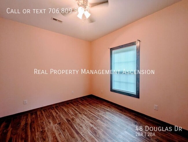Building Photo - 48 Douglas Cir