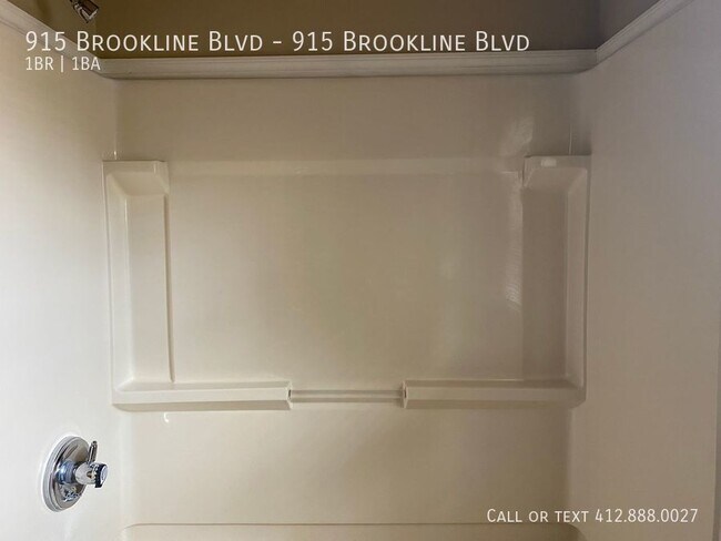 Building Photo - 915 Brookline Blvd