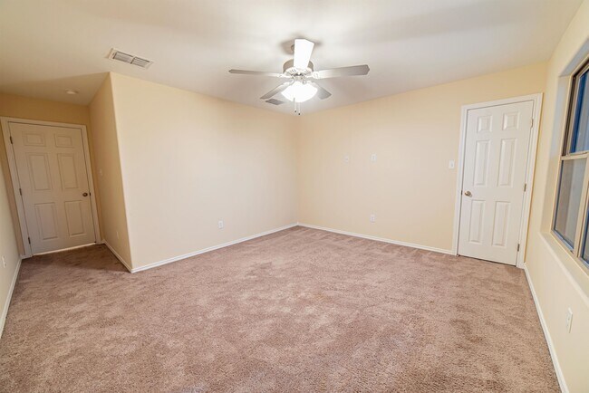 Building Photo - 3305 Charolais Dr