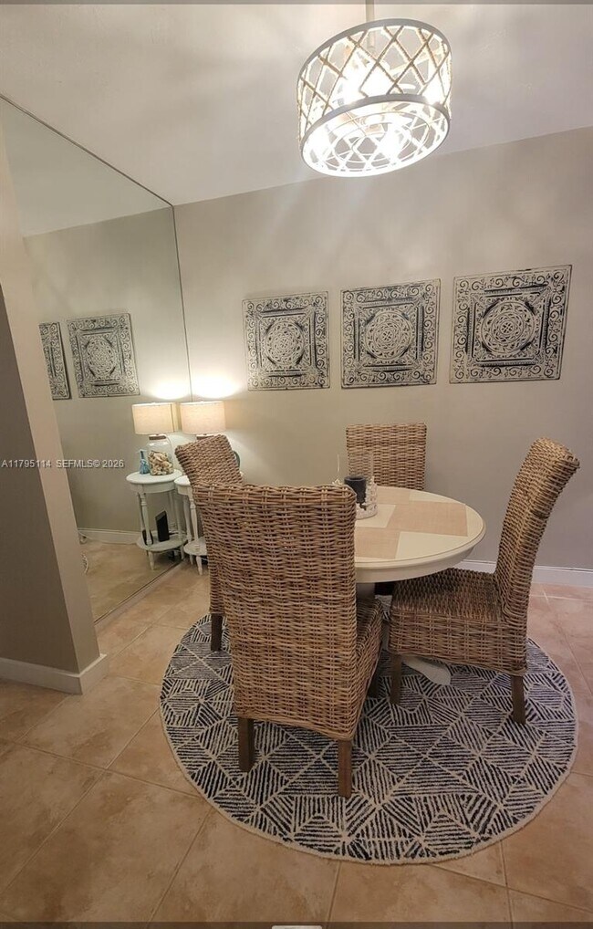 Building Photo - 624 Orton Ave