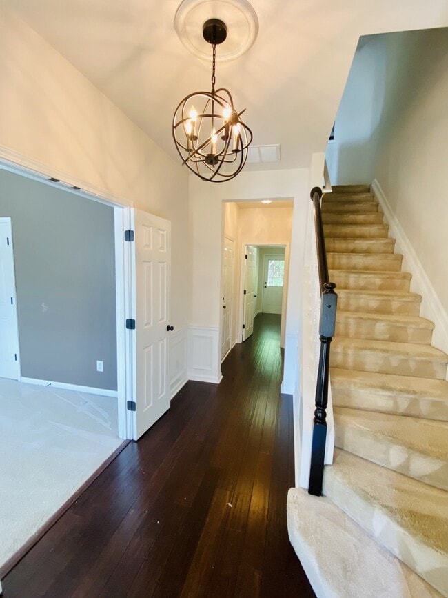 Building Photo - Heart of Ballantyne!  Beautiful End Unit T...