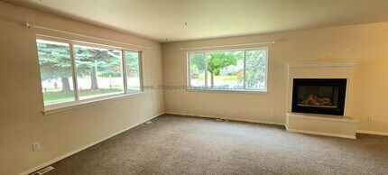 Building Photo - 5Bd/2Ba Spacious House in Durston Meadows ...