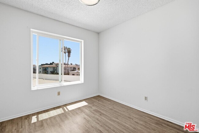 Building Photo - 3600 Bagley Ave