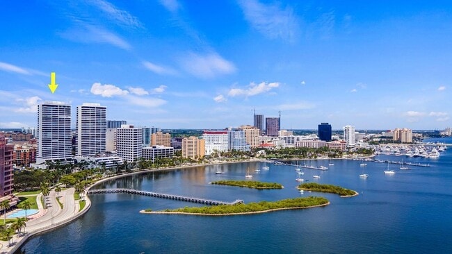 Building Photo - 529 S Flagler Dr