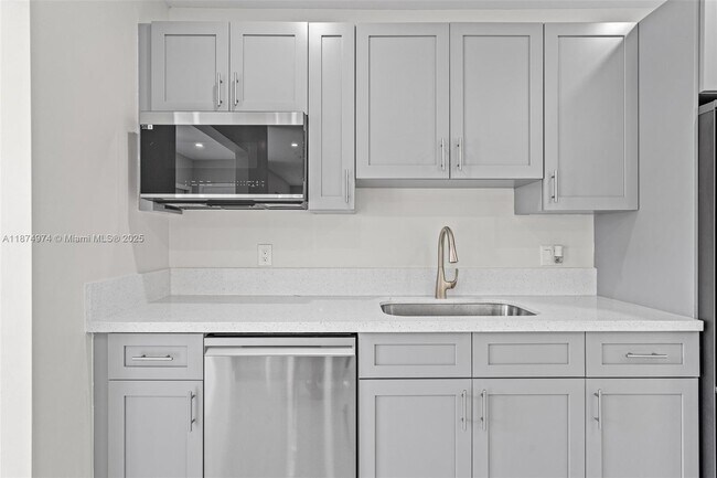 Building Photo - 230 NW 33rd Terrace