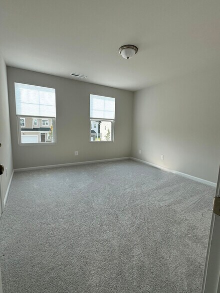 bedroom 3 - 2200 Cape May Ln