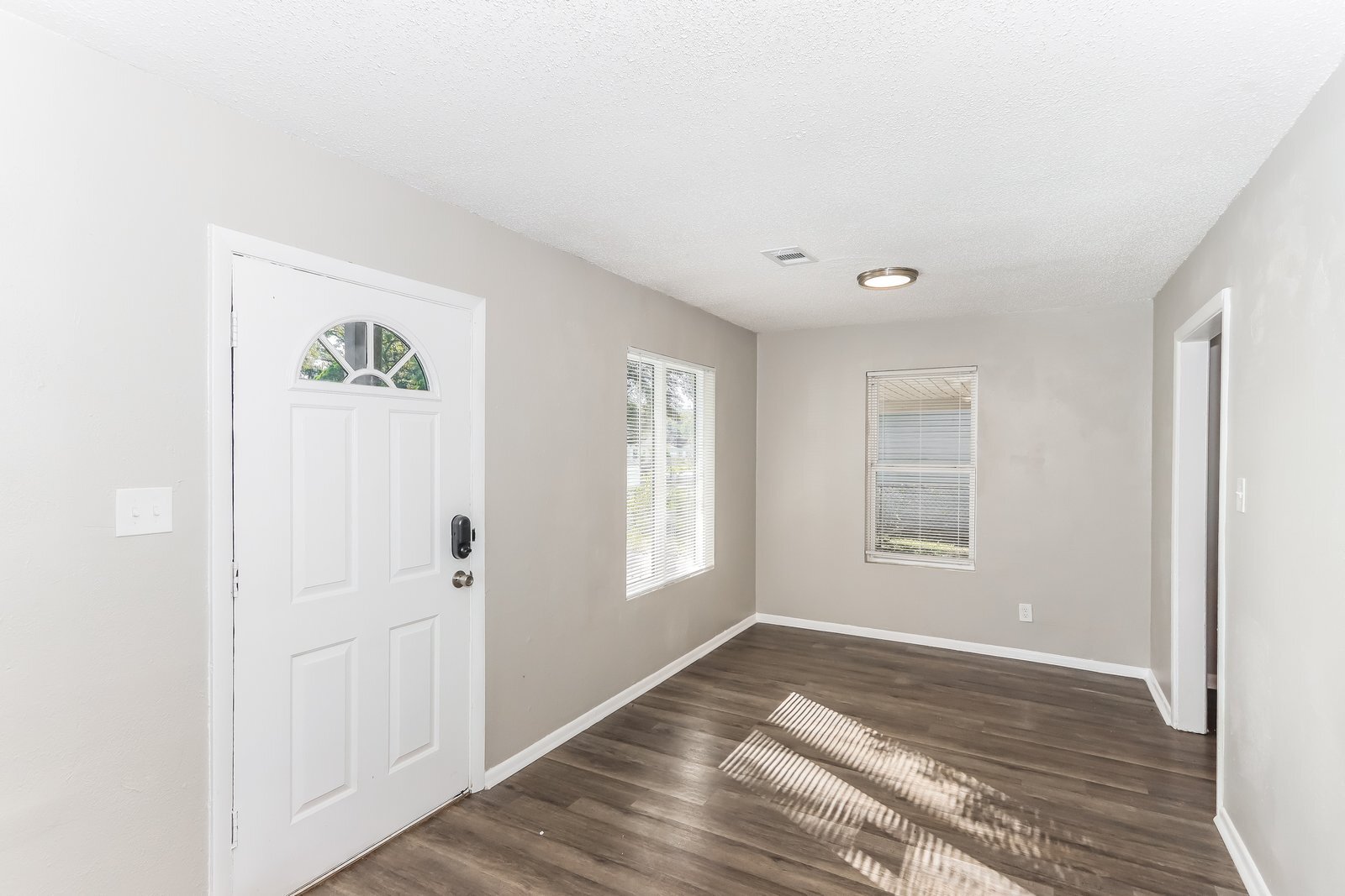 Building Photo - 245 Ward St