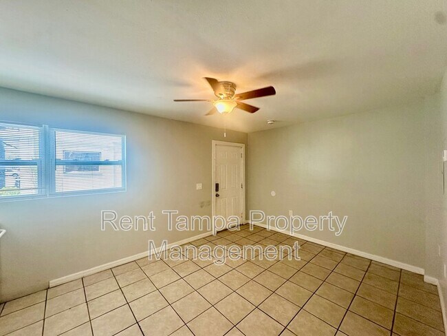 Building Photo - 2475 18th Ave S