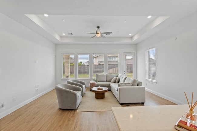 Building Photo - 10807 Cloaked Wing Ct