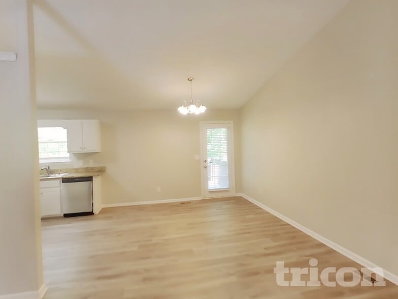 Building Photo - 365 Anna Ave