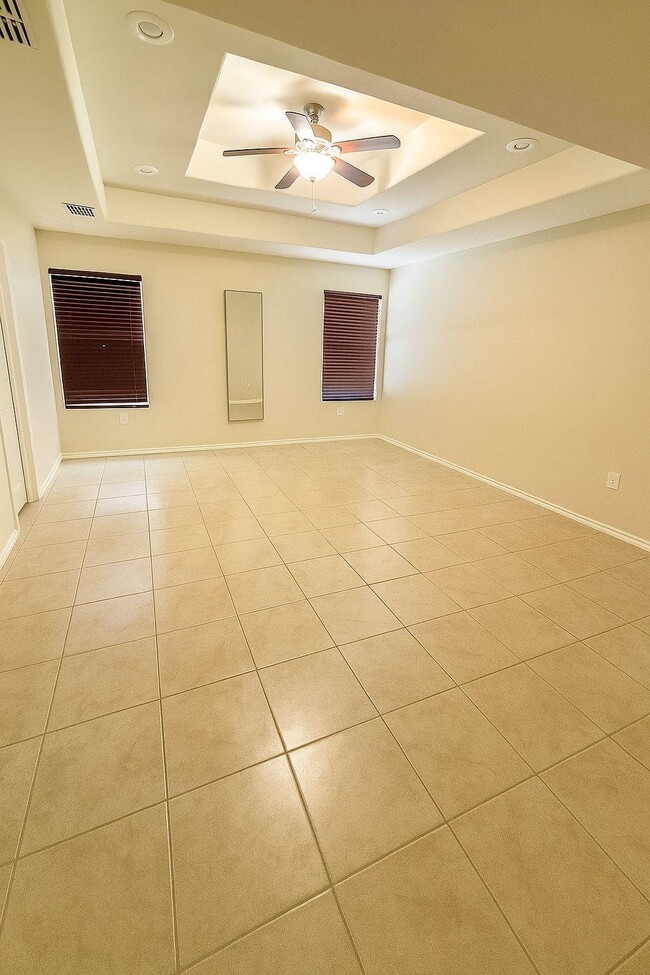 Building Photo - 4014 Shahram Dr