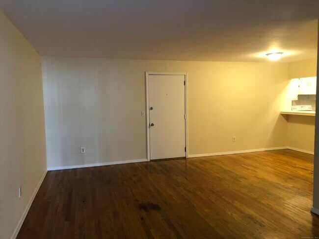 Building Photo - 73-79 Park Ave