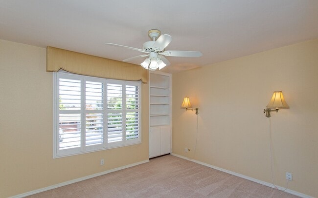 Building Photo - Charming 4 bedroom Home in Oceanside