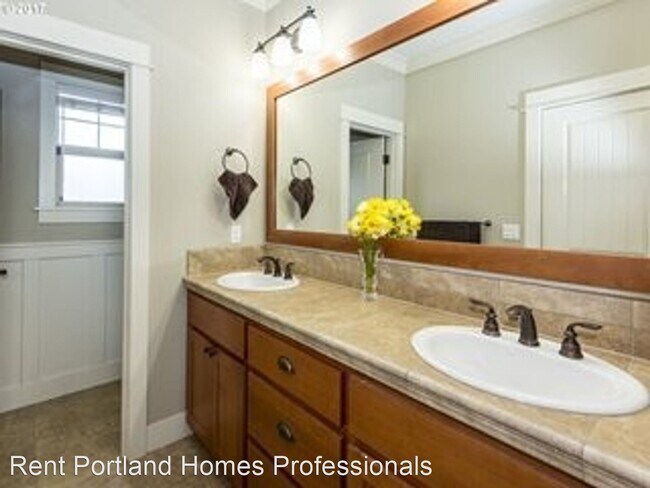 Building Photo - 3 br, 2.5 bath House - 17440 SW Cricket Court