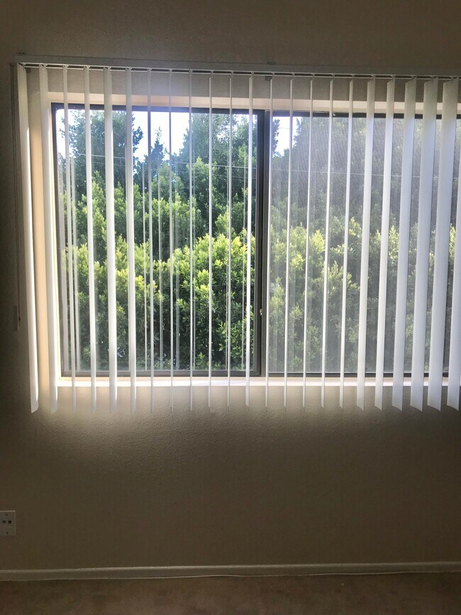 Building Photo - 14400 Dickens St