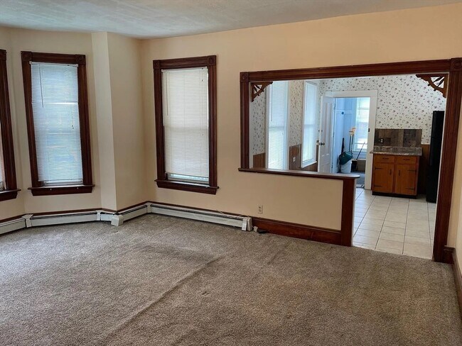 Building Photo - 61 Cushing St