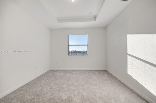 Building Photo - 2455 SE 28th St