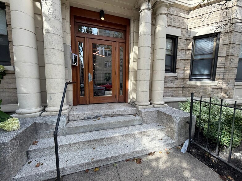 Building Photo - 11 Peterborough St