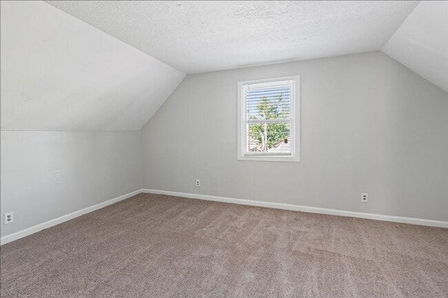 Building Photo - 438 N Chester Ave
