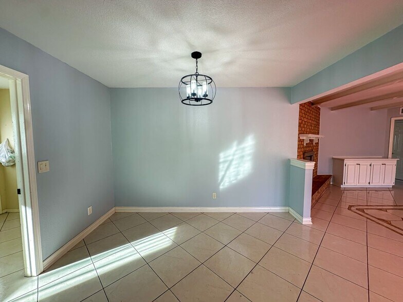 Building Photo - 6916 Polvadera Dr