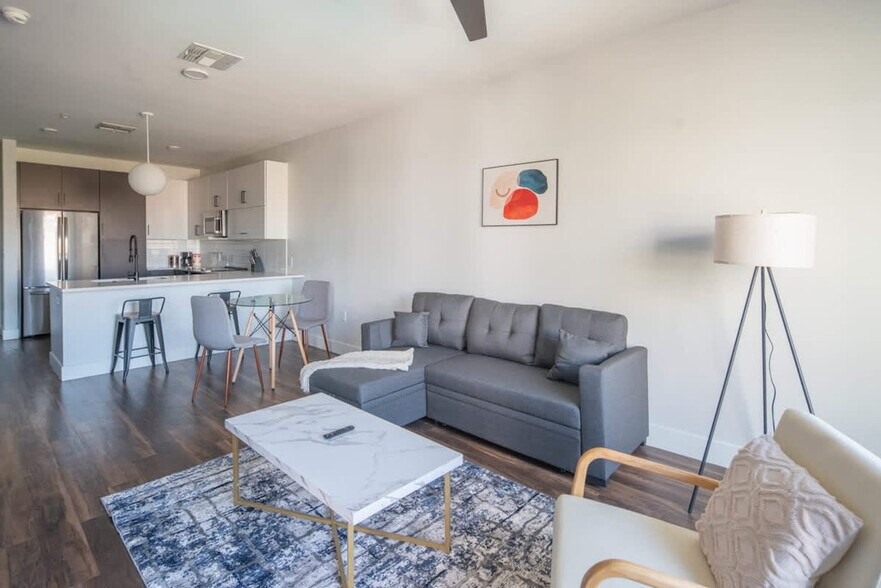 Building Photo - 701 W Rio Salado Pkwy