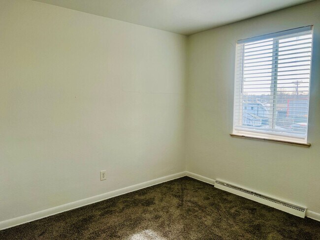 Building Photo - 16th7130