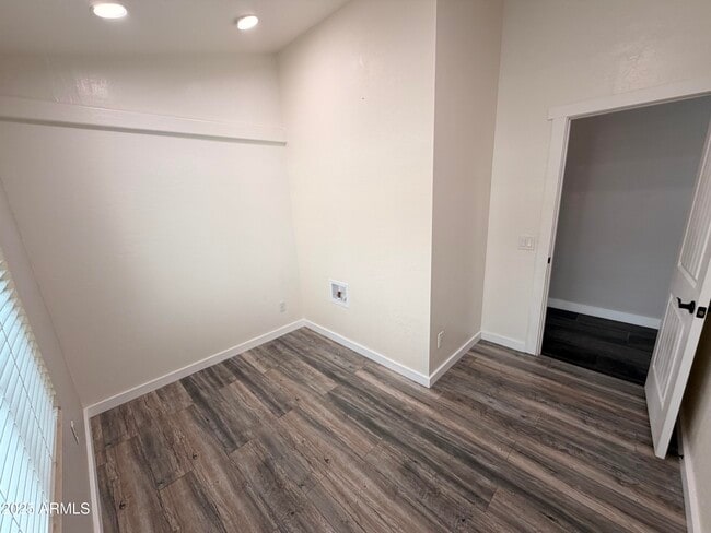 Building Photo - 8461 W Audrey Ln