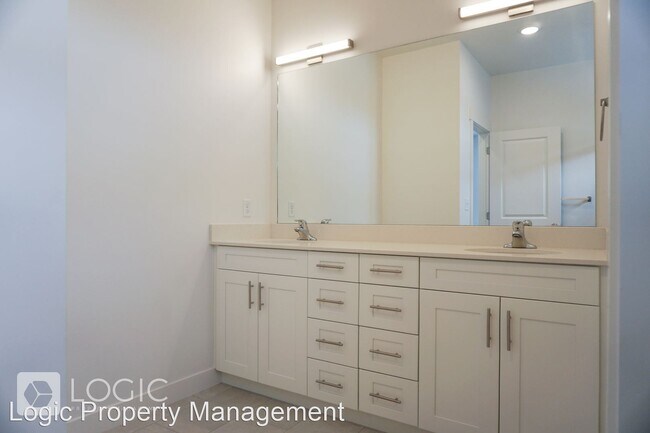 Building Photo - 3 br, 2.5 bath House - 5488 W Ace Court