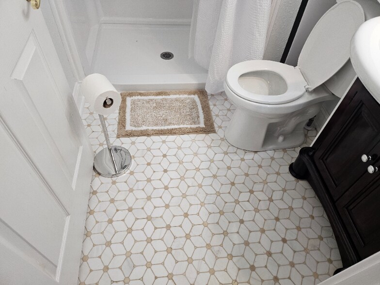 Building Photo - 18989 NE Marine Dr