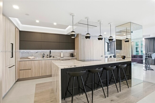 Building Photo - 2127 Brickell Ave