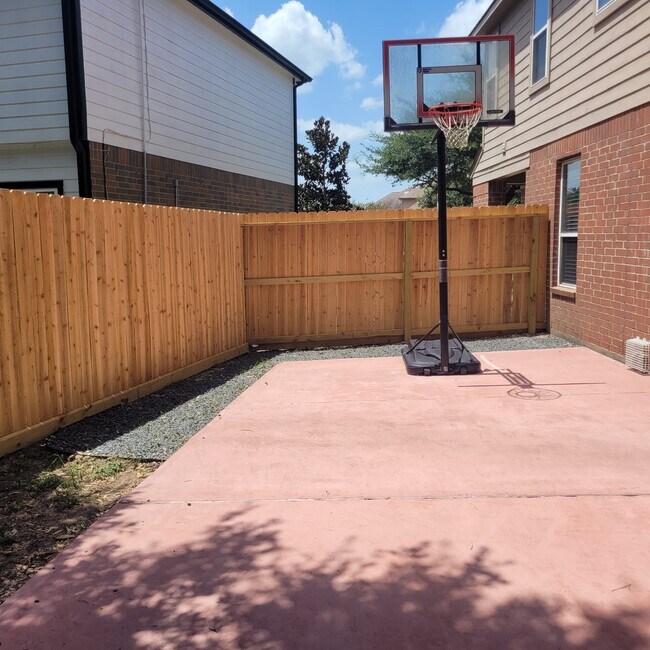 Building Photo - 22626 Goss Spring Ct