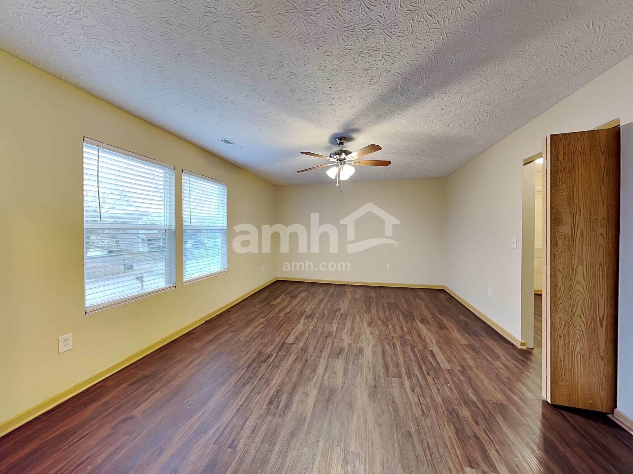 Building Photo - 7525 Hemrich Dr