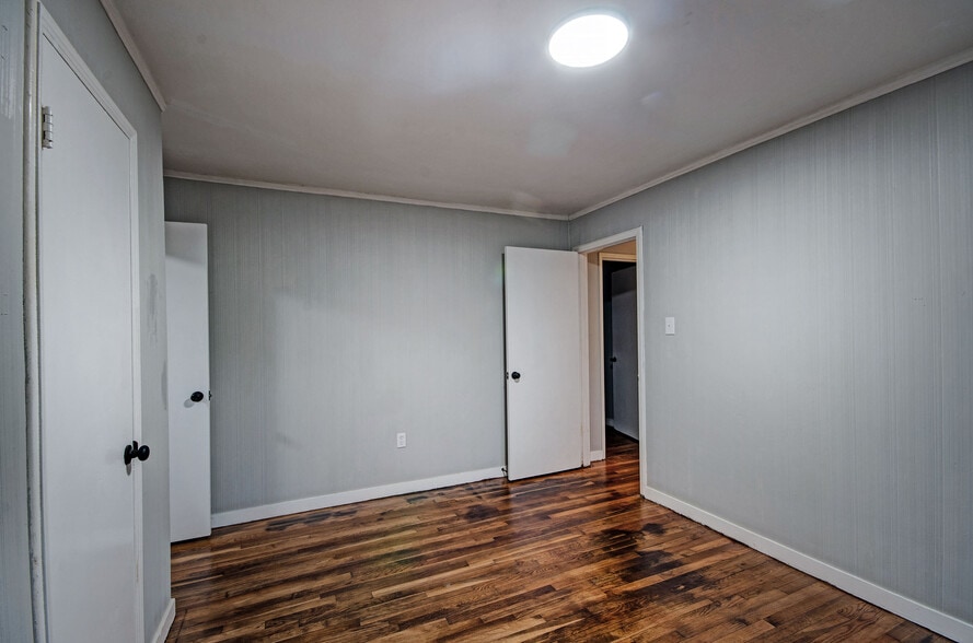 Building Photo - 4240 Azalea Dr