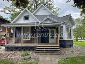 Building Photo - 1501 Walnut-