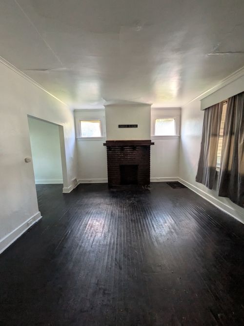 Building Photo - 1813 Converse St