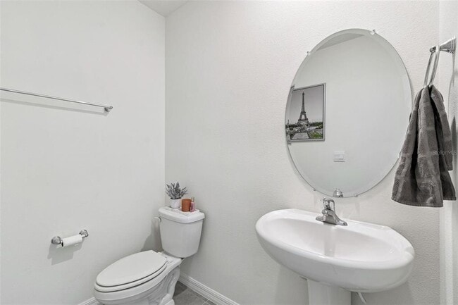 Building Photo - 5667 Chorleywood Ln