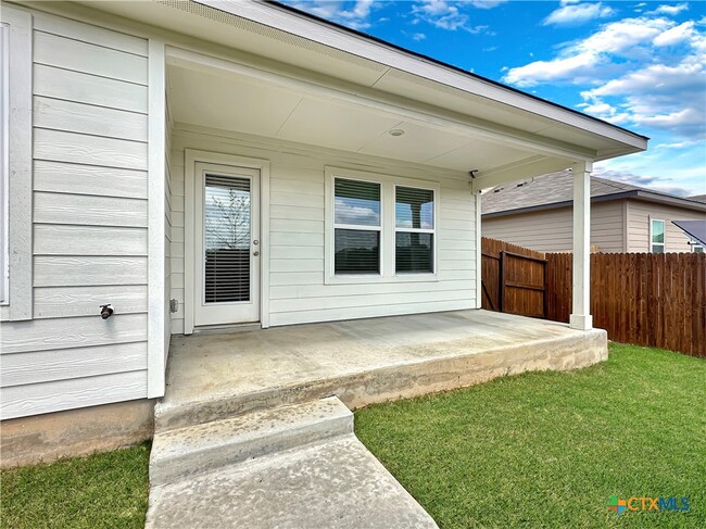 Building Photo - 408 Pebble Creek Run