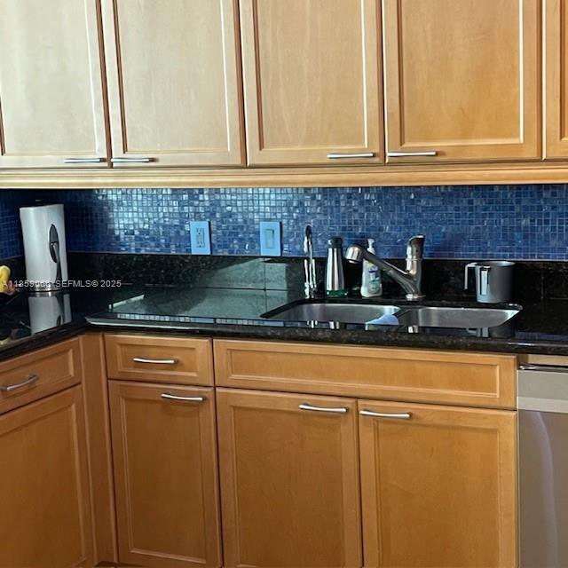 Building Photo - 20201 E Country Club Dr