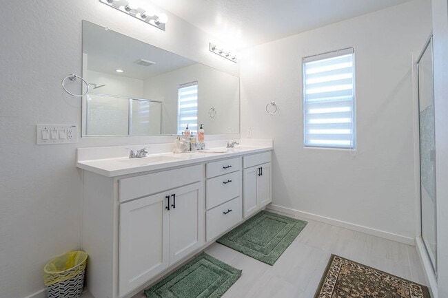 Building Photo - 2820 N 196th Ln