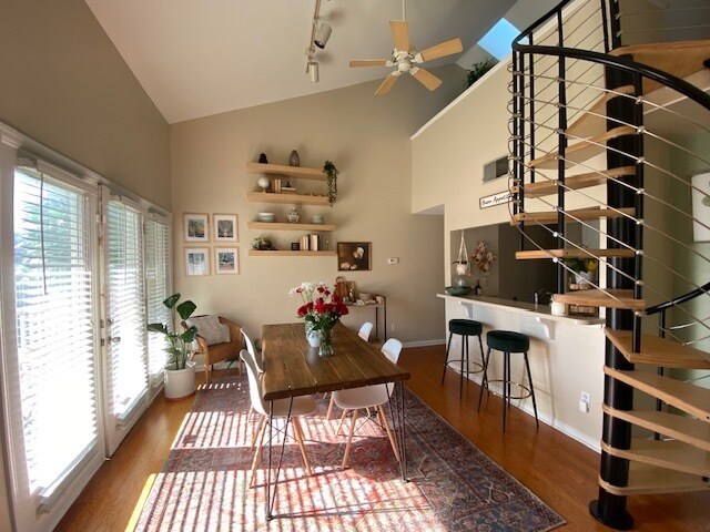 Building Photo - 230 S Cedar St