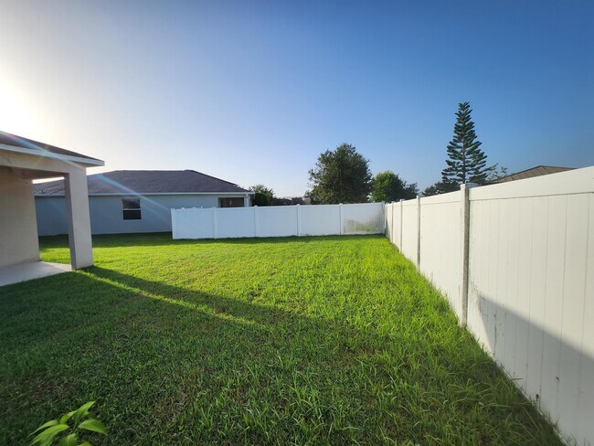 Building Photo - 2555 Carrickton Cir