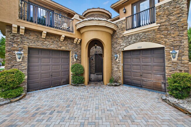 Building Photo - 3501 Collonade Dr