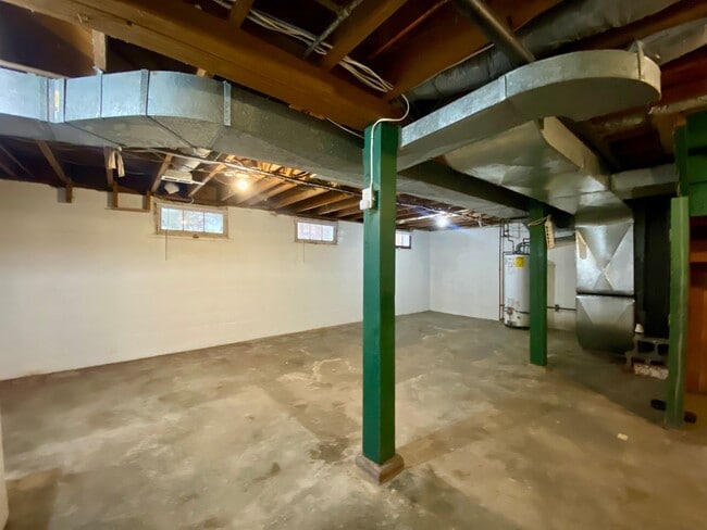 Building Photo - Darling Home in Historic Yakima Neighborhood