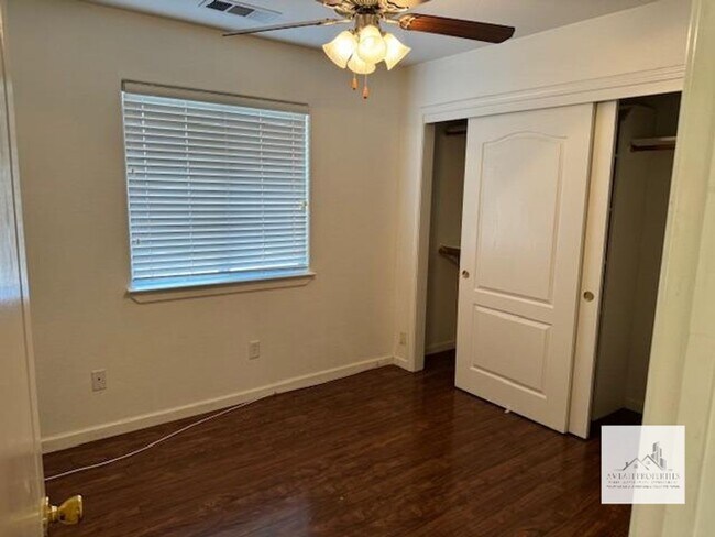 Building Photo - 3 Bedroom 2 bath in One of Fresno most desirable areas