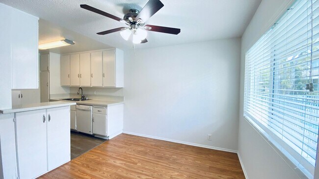 Interior Photo - 20317 Saticoy St