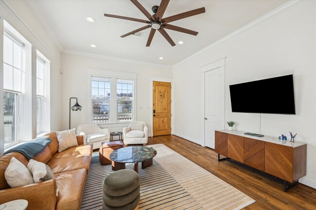 Building Photo - 304 Walton St