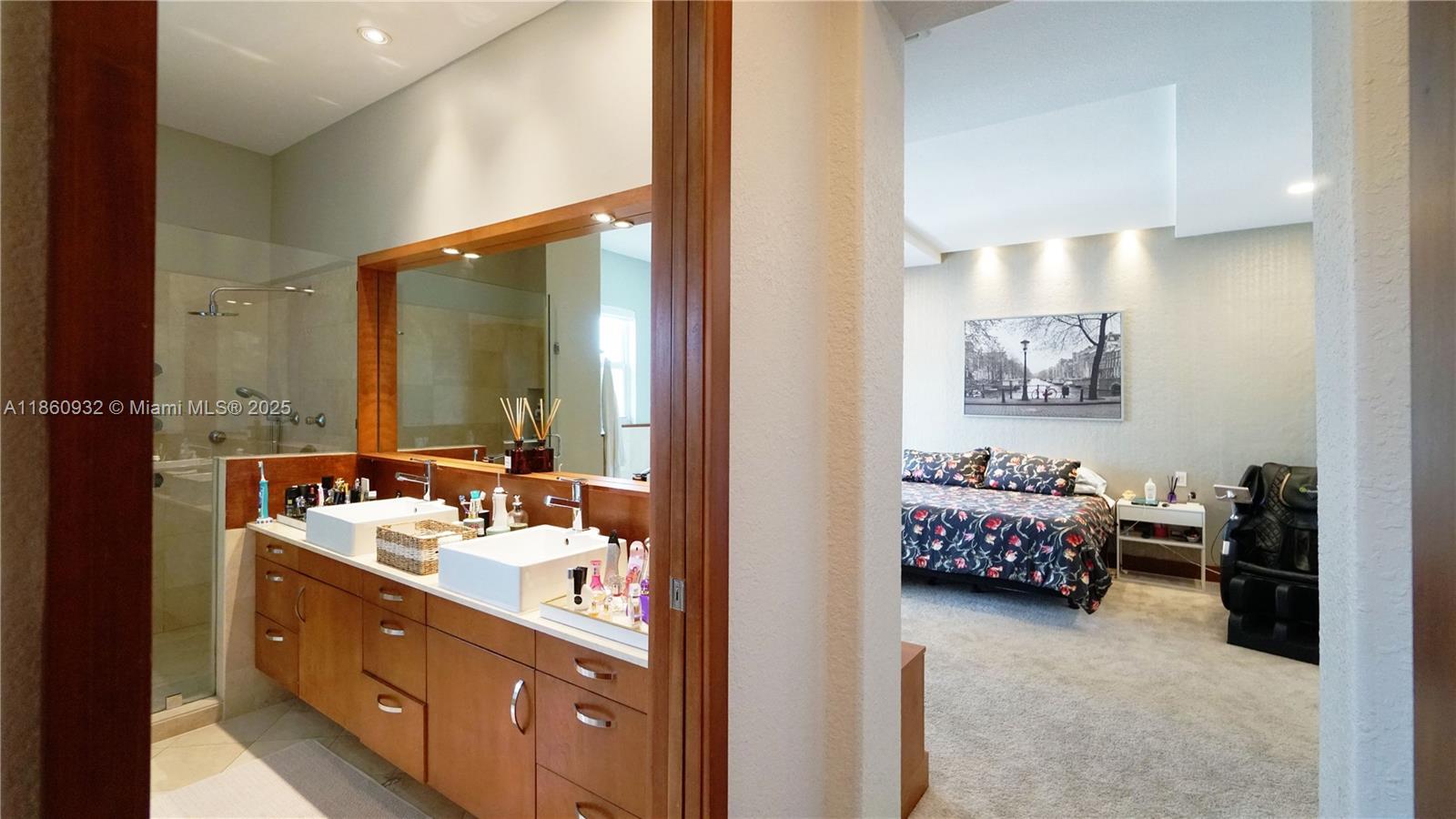 Building Photo - 7031 NW 113th Ct