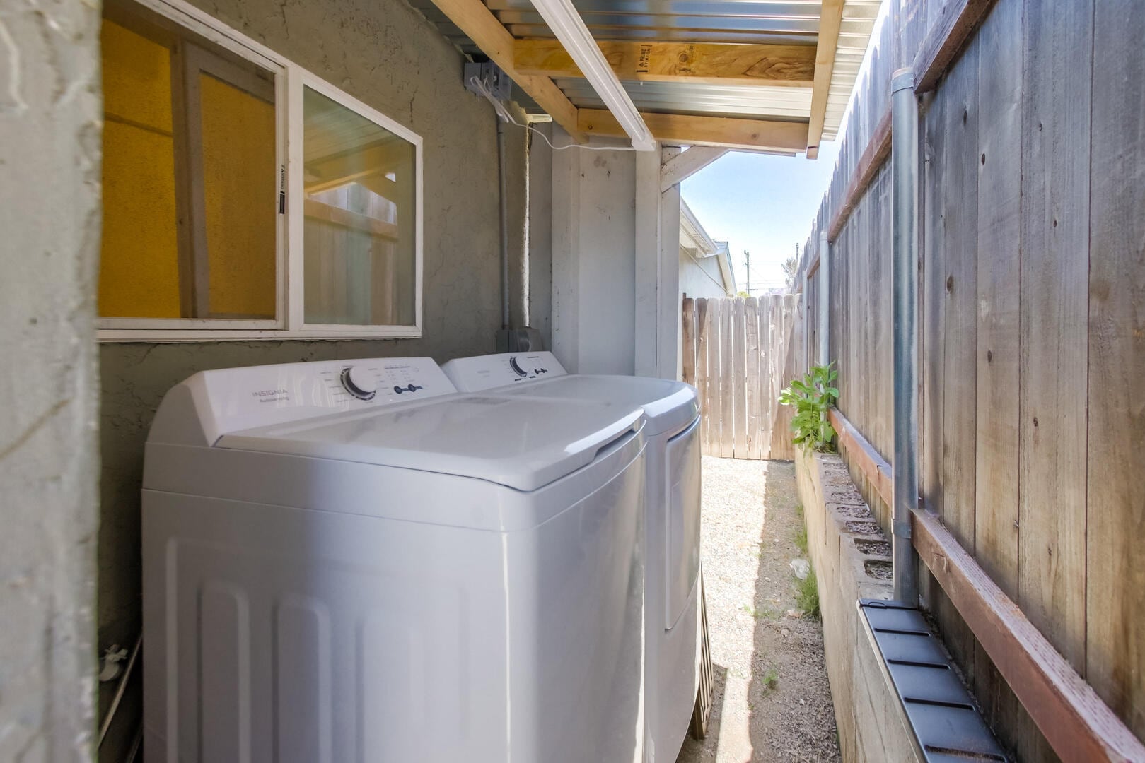 Building Photo - 4114 Fond du Lac Ave